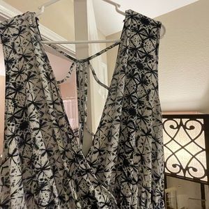 Forever 21+ Black & White Breezy Jumpsuit Size 1x